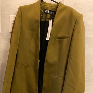 Padded shoulder blazer (New)